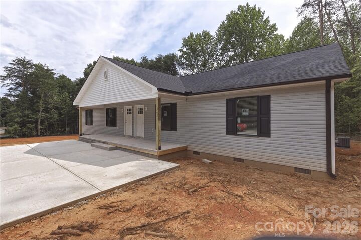 Property Photo: 3429 &Amp 3431 Fostall Lane NC 28650