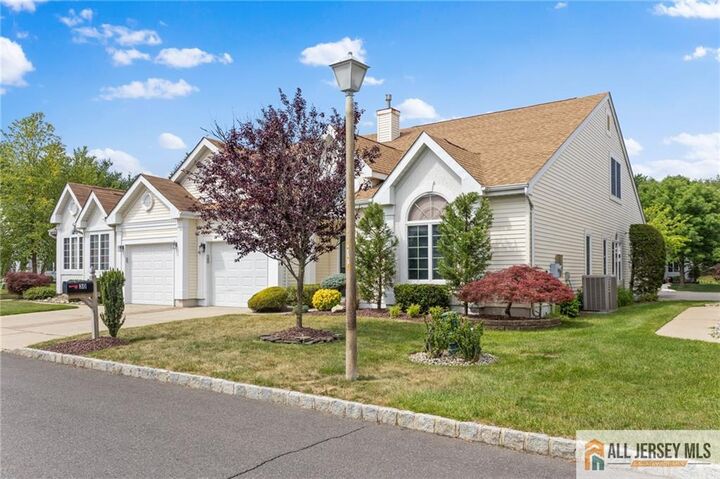 Property Photo:  30 Wellington Place  NJ 08831 