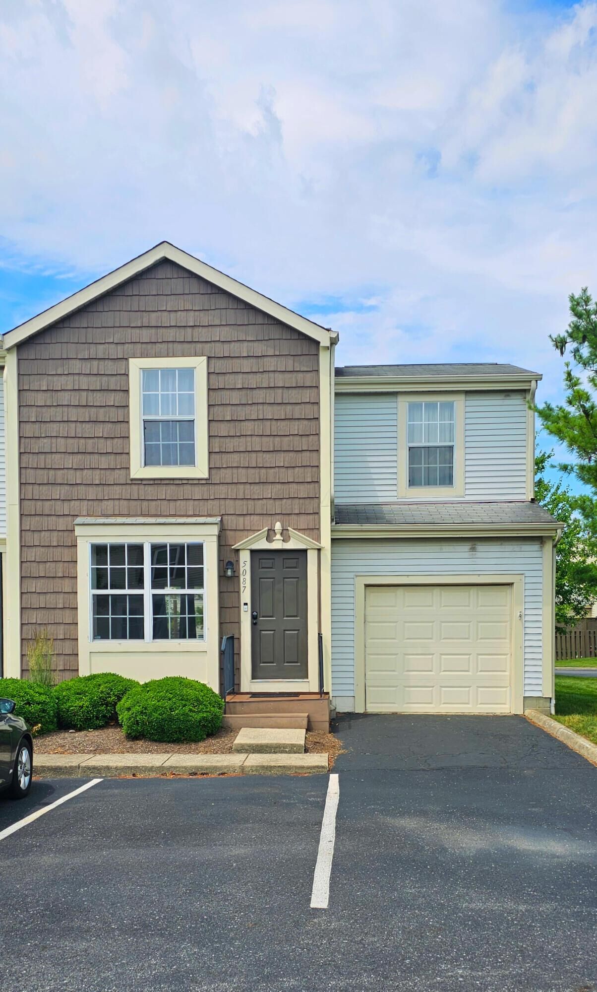 Property Photo: 5087 Singleton Drive OH 43026