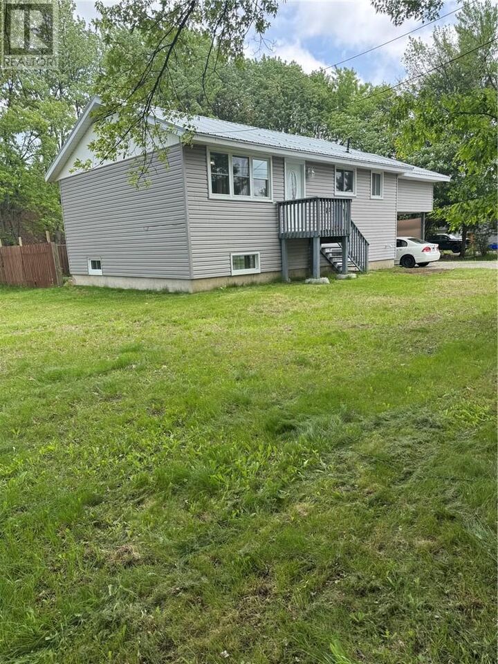 Property Photo:  3182 Hillsdale Court  ON P3N 1A6 