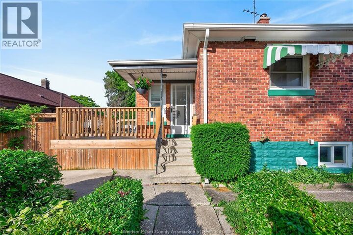 Property Photo:  1104 Ellis St E  ON N8X 2J3 