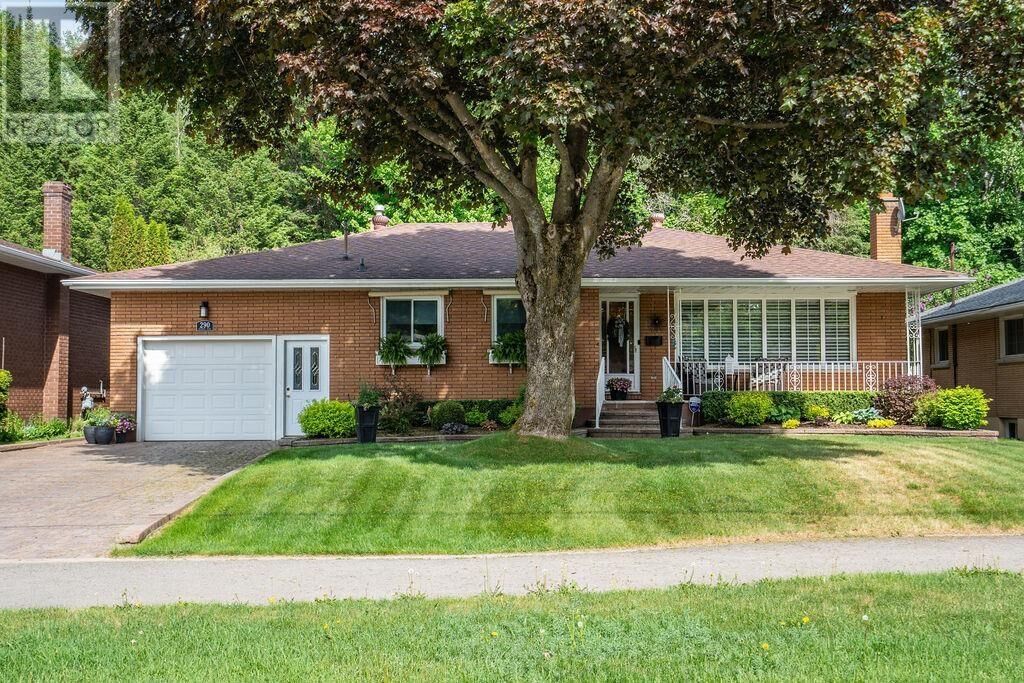 Property Photo:  290 Shannon Rd  ON P6A 4K5 