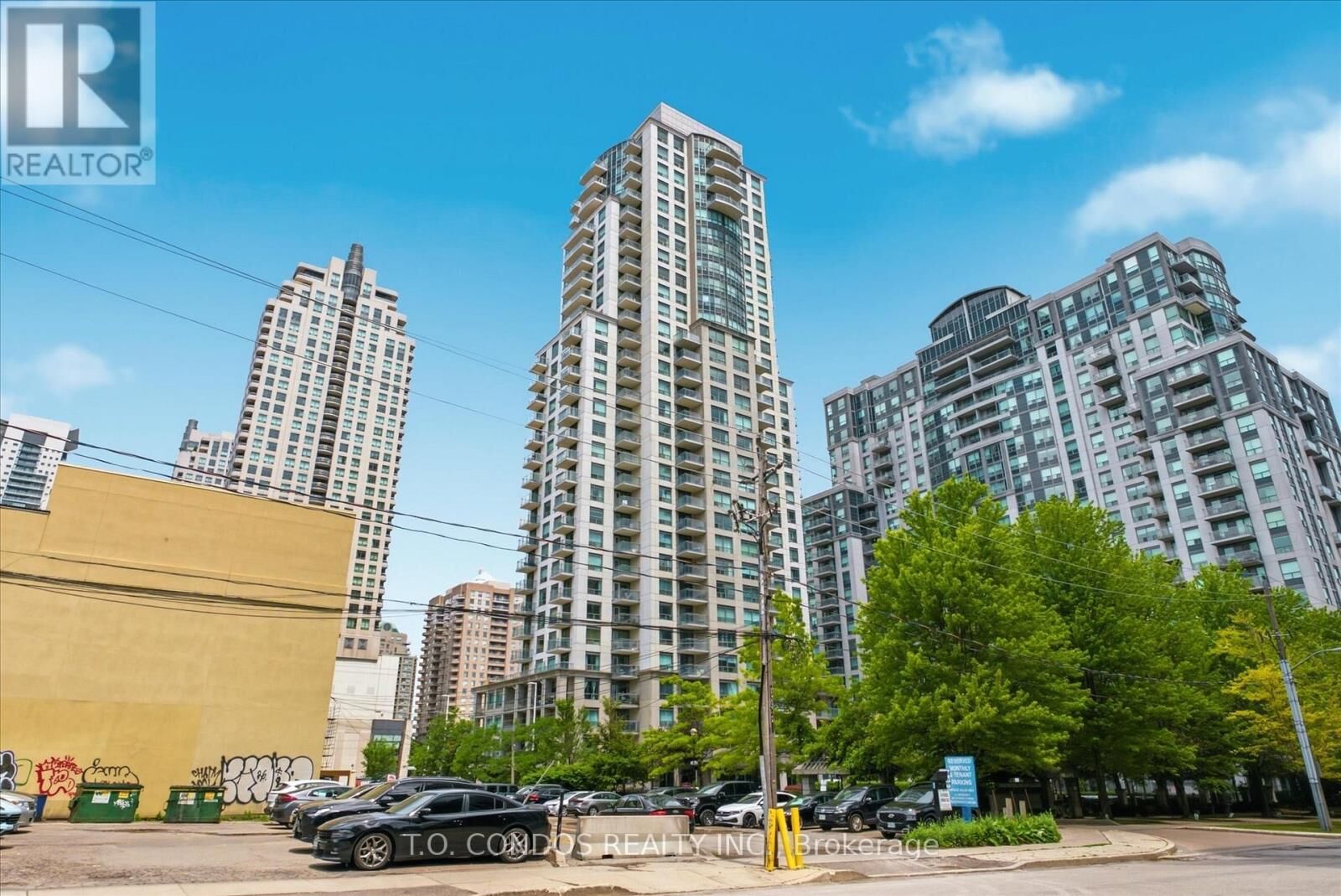 Property Photo:  21 Hillcrest Avenue 601  ON M2N 7K2 