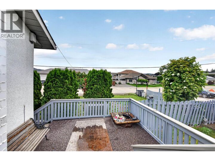 Property Photo: 820 Invermere Court BC V2B 7T4
