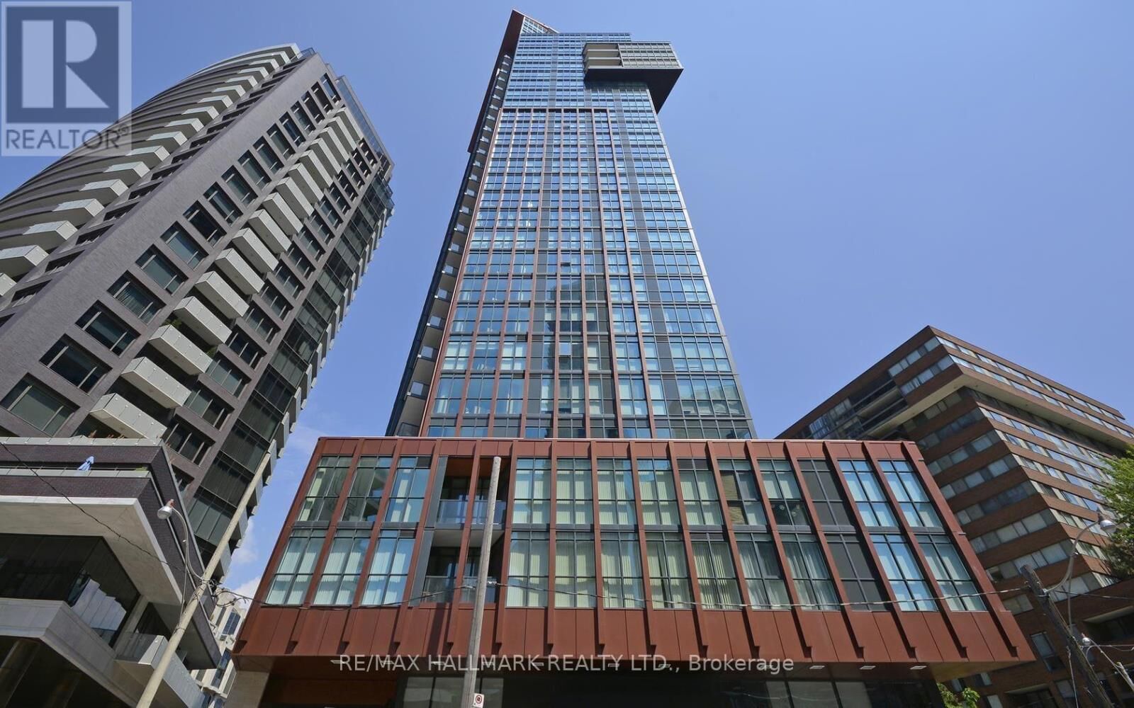 Property Photo:  32 Davenport Road 901  ON M5R 0B5 