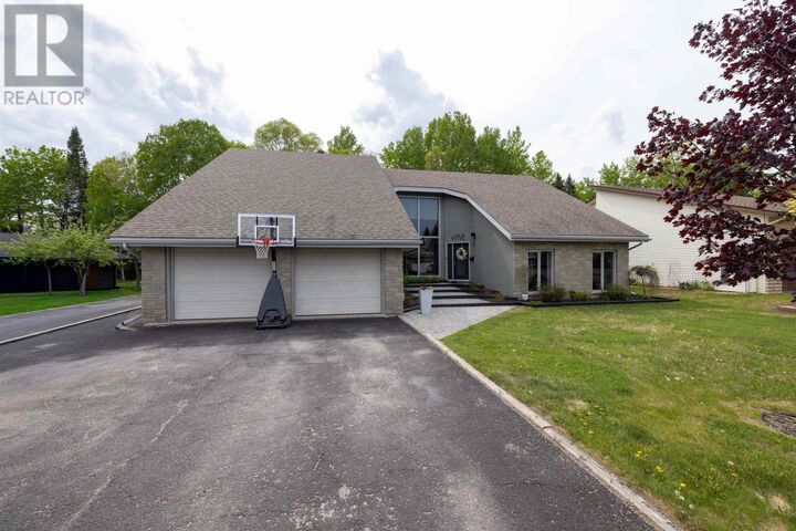 Property Photo:  115 Chercover Dr  ON P7G 1A7 