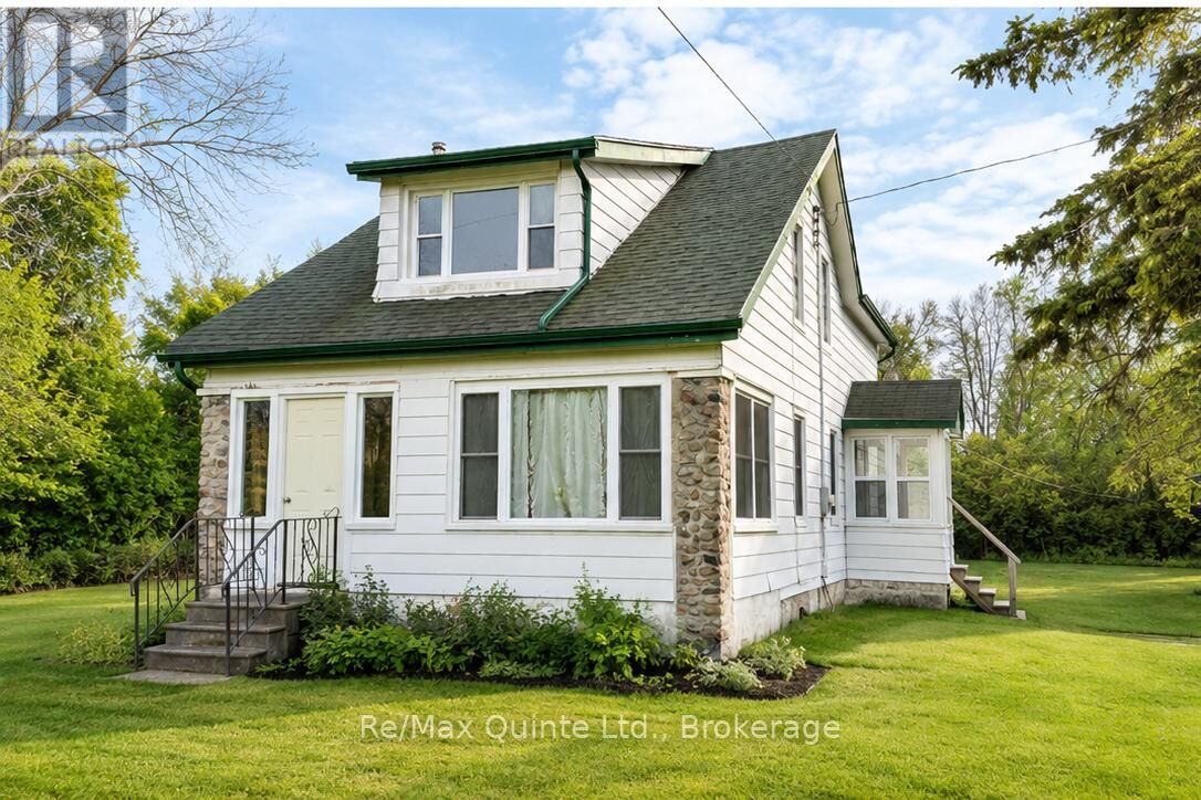 Property Photo:  1066 Old Highway 2  ON K8N 4Z2 