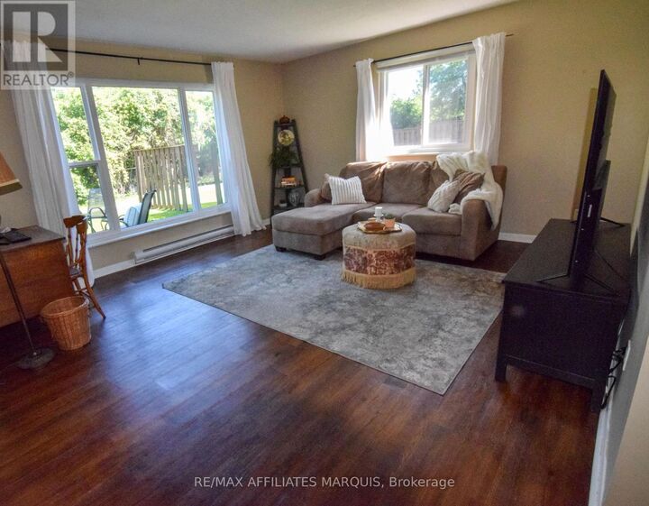 Property Photo: 4 Pearl Street R ON K7A 5B5