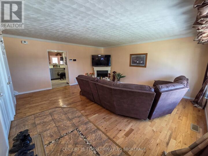 Property Photo: 22 Harding Avenue ON P2N 1B5
