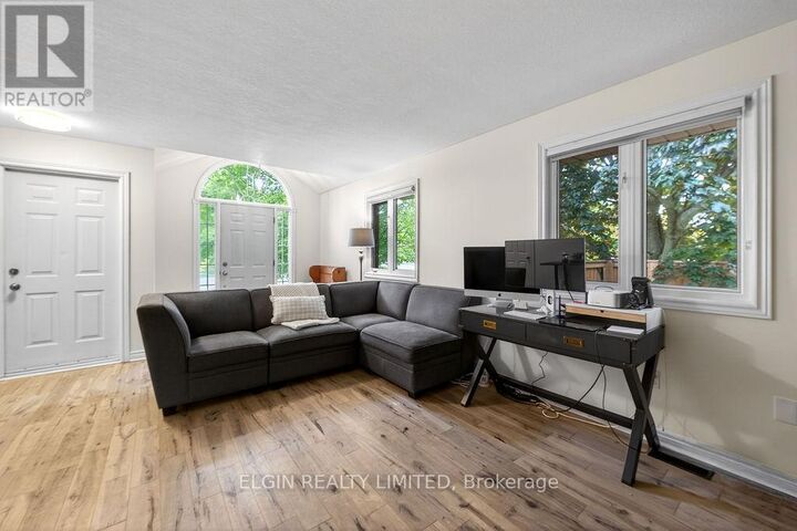 Property Photo: 599 Wellington Street ON N5R 6G4