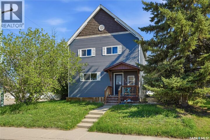 Property Photo:  174 Ominica Street W  SK S6H 1X2 
