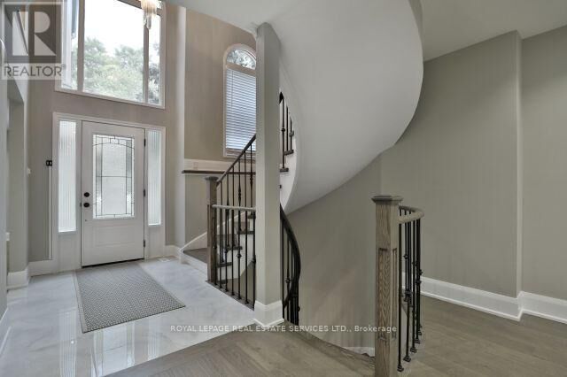 Property Photo:  4584 Glastonbury Place  ON L5M 3L6 