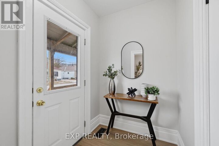 Property Photo:  225 Ross Street  ON N5R 3Y5 