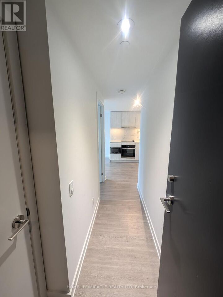 Property Photo:  8 Wellesley Street West 1910  ON M4Y 0J5 