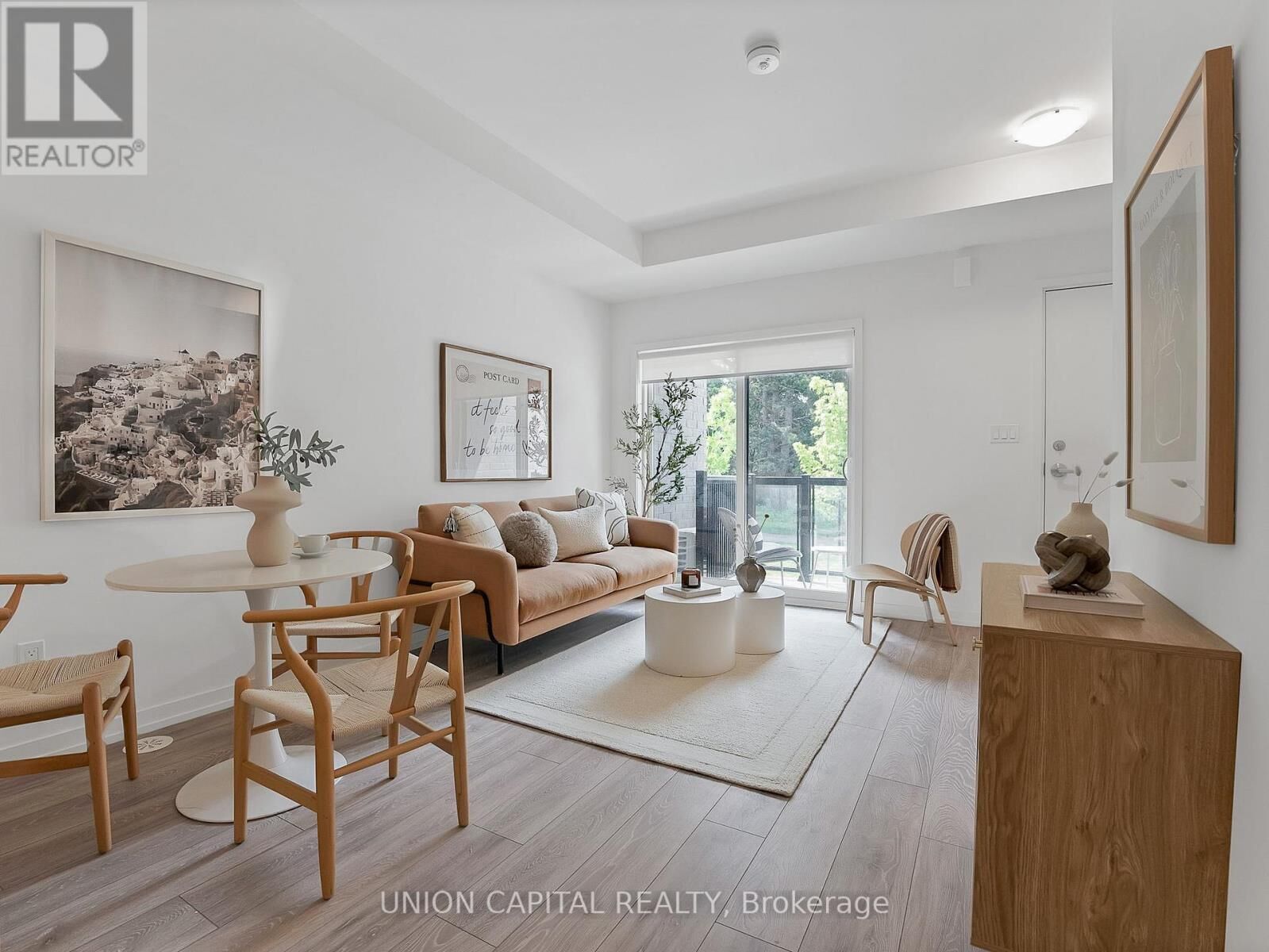 Property Photo: 26 Lytham Green Circle 6 ON L3Y 0H5