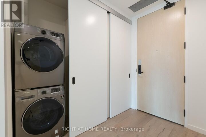 Property Photo: 778 Queen Street East 206 ON M4M 1H4