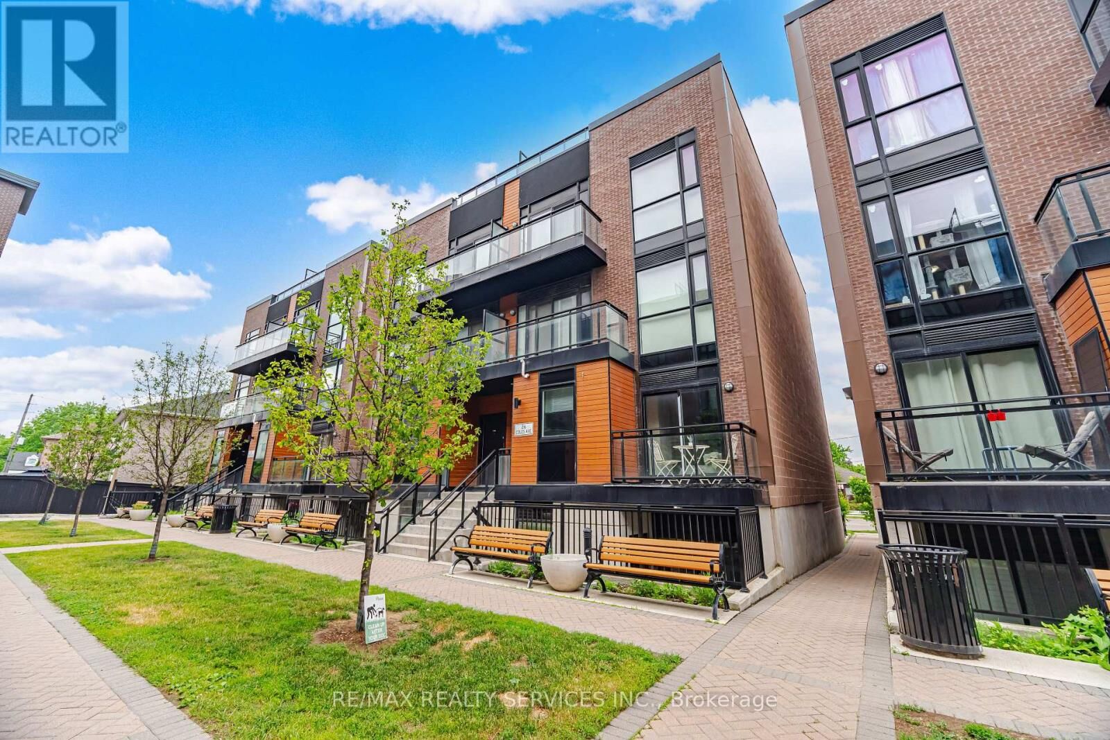 Property Photo:  26 Coles Avenue 302  ON L4L 0J1 