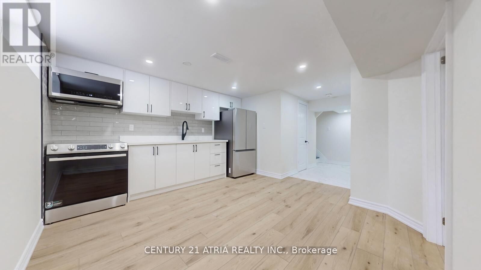 Property Photo: 57 Saddle Ridge Drive Lower B ON M4A 1Z6