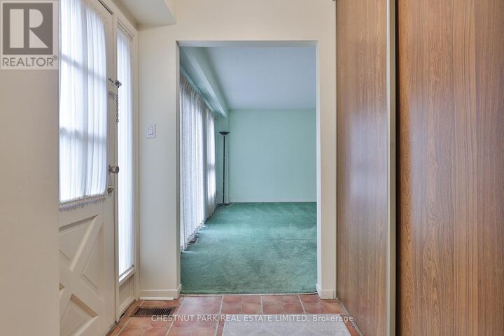 Property Photo: 107 Burrows Hall Boulevard 56 ON M1B 1Z7