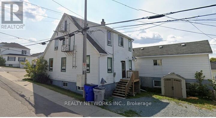 Property Photo:  152 Fifth Avenue  ON P4N 5K9 