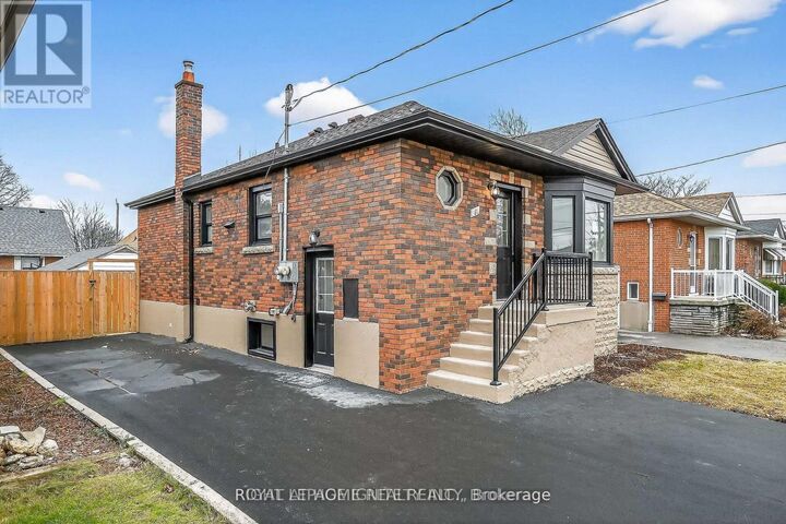 Property Photo:  191 East 32nd Street  ON L8V 3S1 