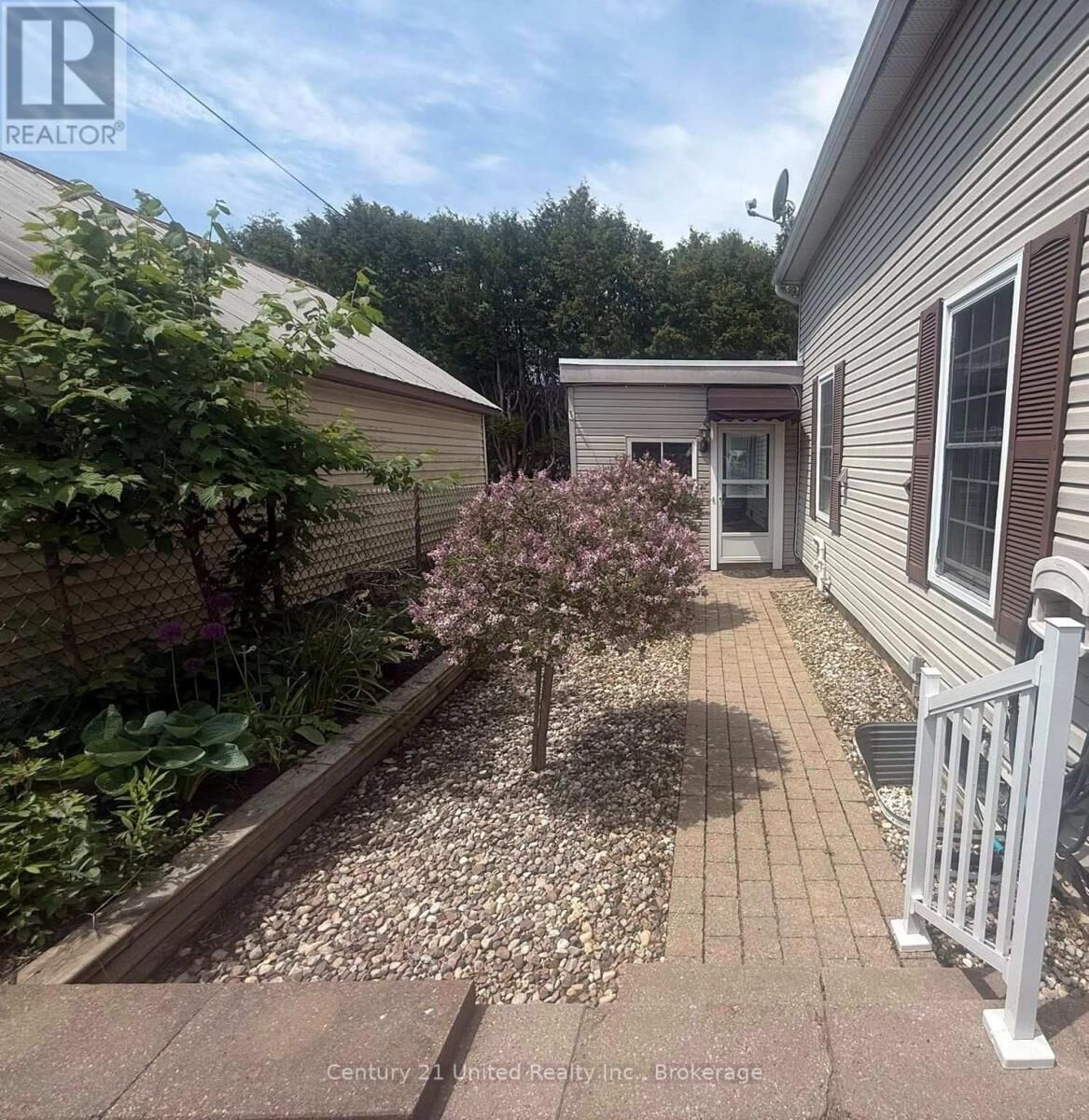 Property Photo:  249 Margaret Street 2  ON K9A 2Z6 