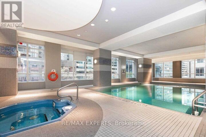 Property Photo: 763 Bay Street 2914 ON M5G 2R3