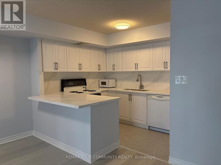 Property Photo:  25 The Esplanade 2012  ON M5E 1W5 