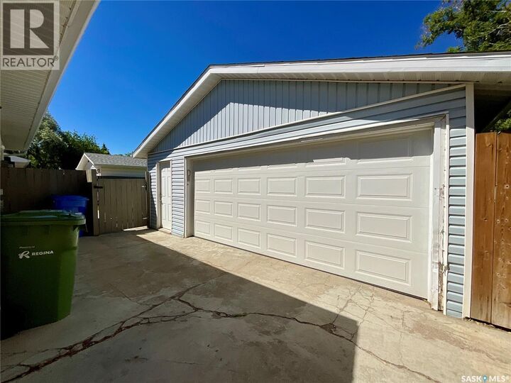Property Photo:  39 Stice Crescent  SK S4N 4P9 