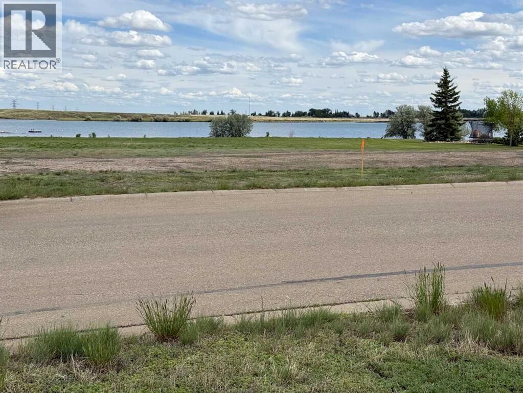 Property Photo:  27 Kingfisher Estates  AB T1R 1C5 