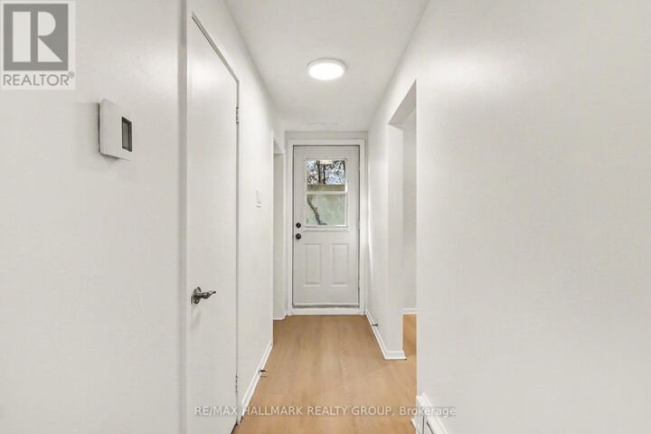 Property Photo: 303 Lavergne Street 2 ON K1L 5E2