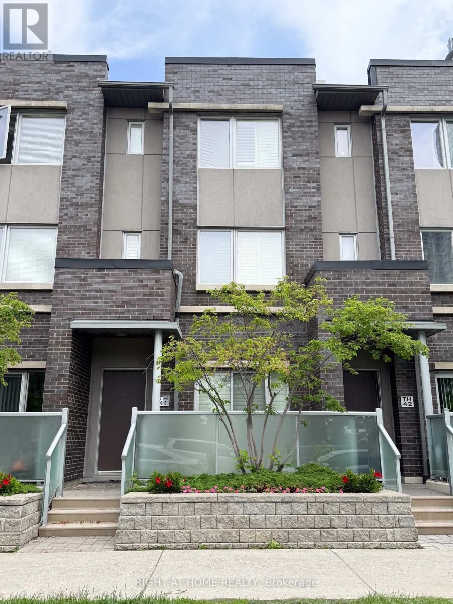 Property Photo: 330 Village Green Square 41 ON M1S 0L1