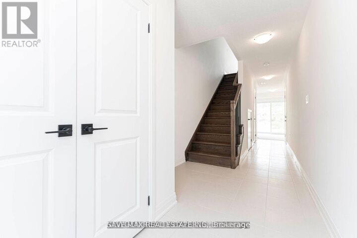 Property Photo: 74 Windtree Way ON L7G 0P6