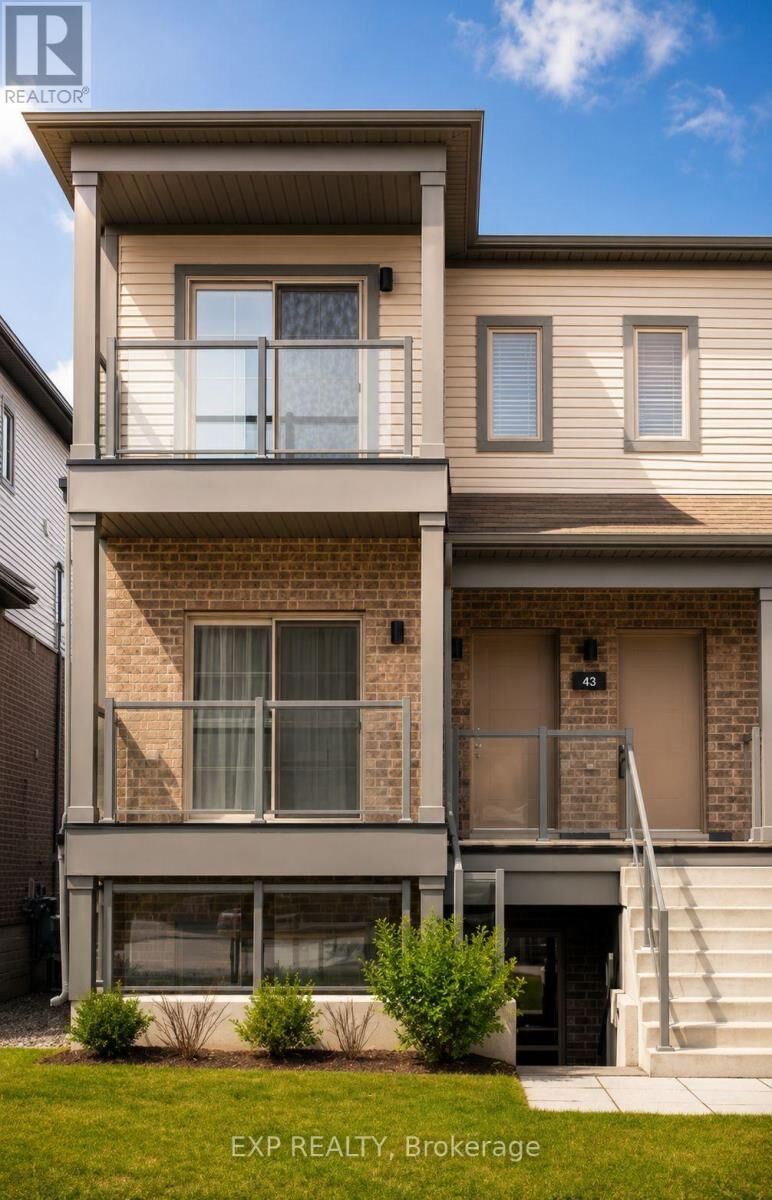 Property Photo: 205 West Oak Trail 40 ON N2R 0R9