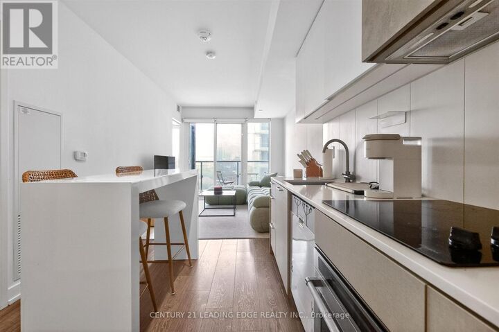 Property Photo:  19 Western Battery Road 1020  ON M6K 3S4 