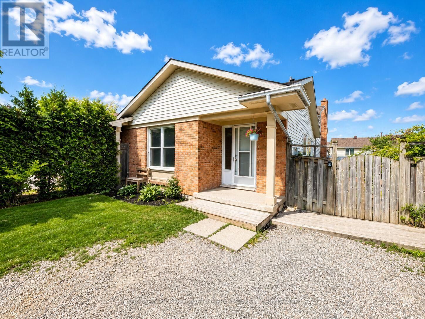 Property Photo: 86 Autumn Place ON L2P 3W8