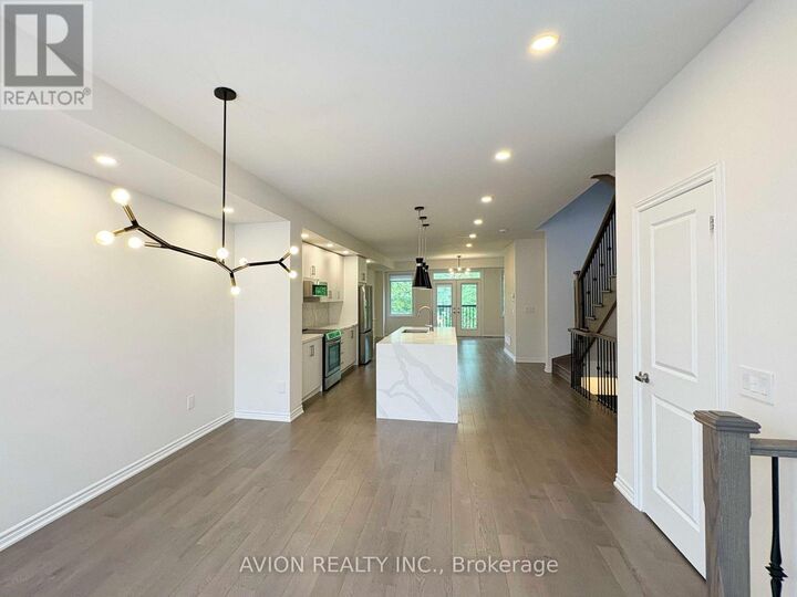 Property Photo:  74 Puisaya Drive  ON L4E 1A2 