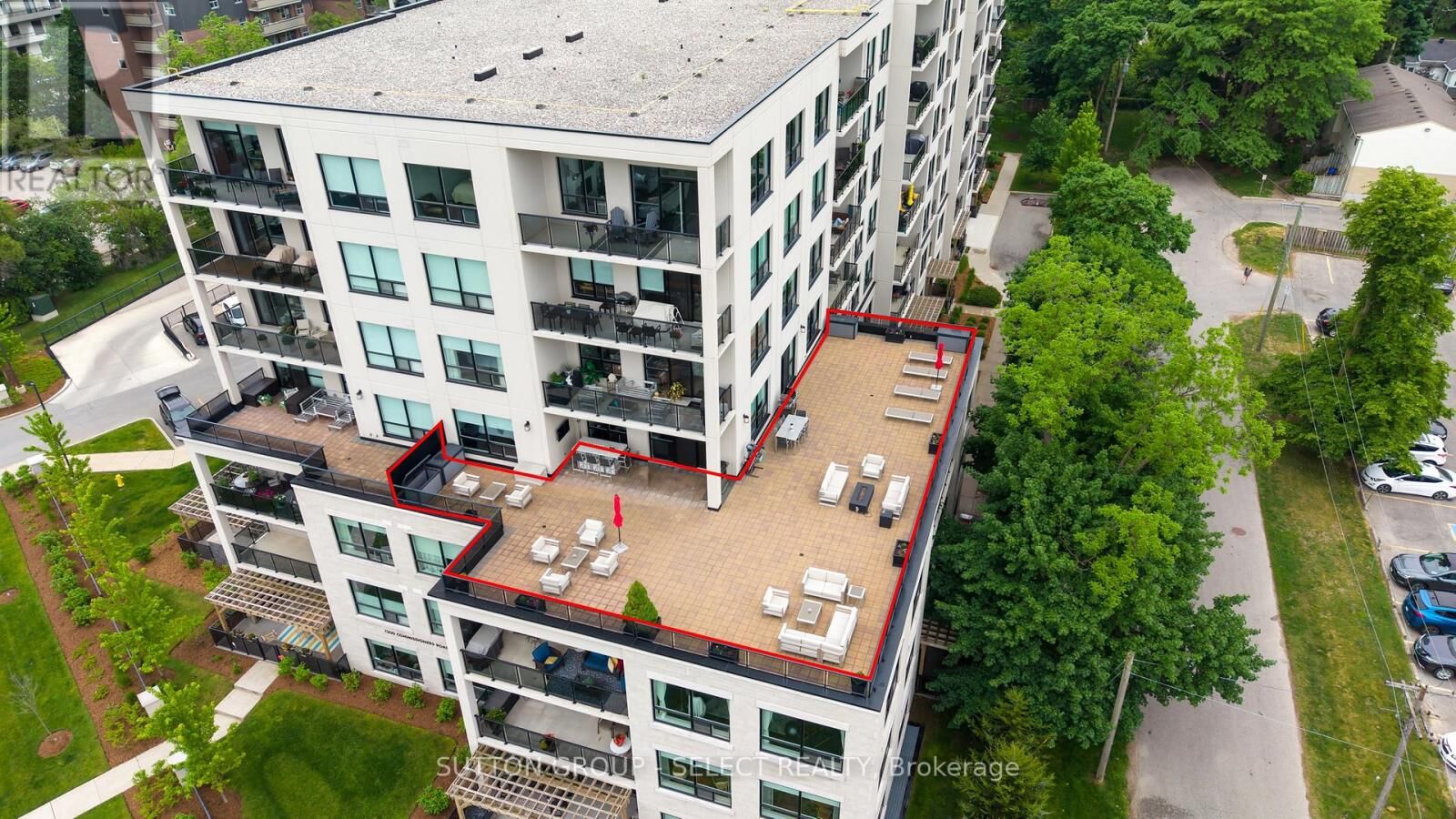 Property Photo: 1200 Commissioners Road West 414 ON N6K 1C7