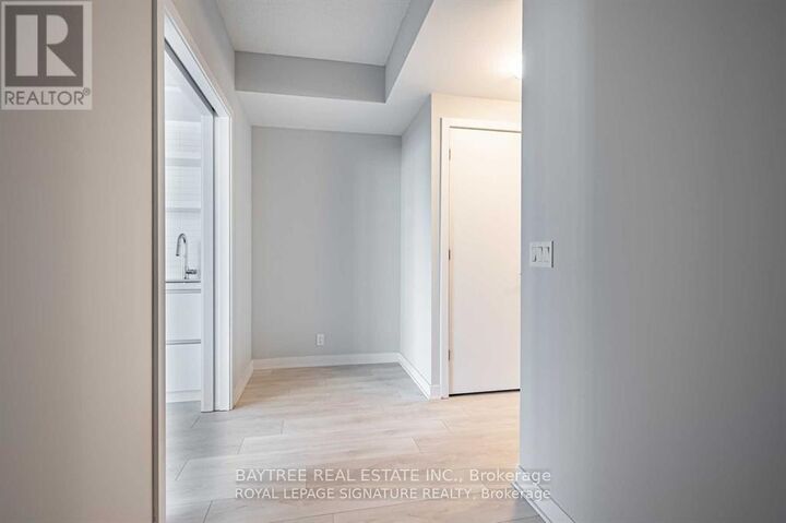 Property Photo: 2221 Yonge Street 1701 ON M4S 0B8