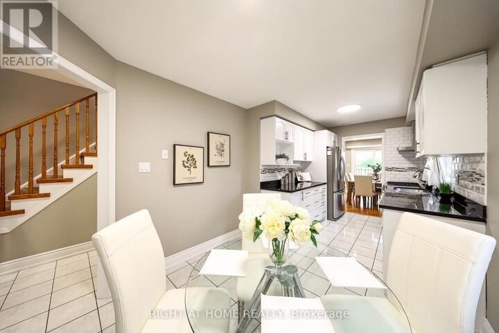 Property Photo: 5533 Richmeadow Mews ON L4Z 3T3