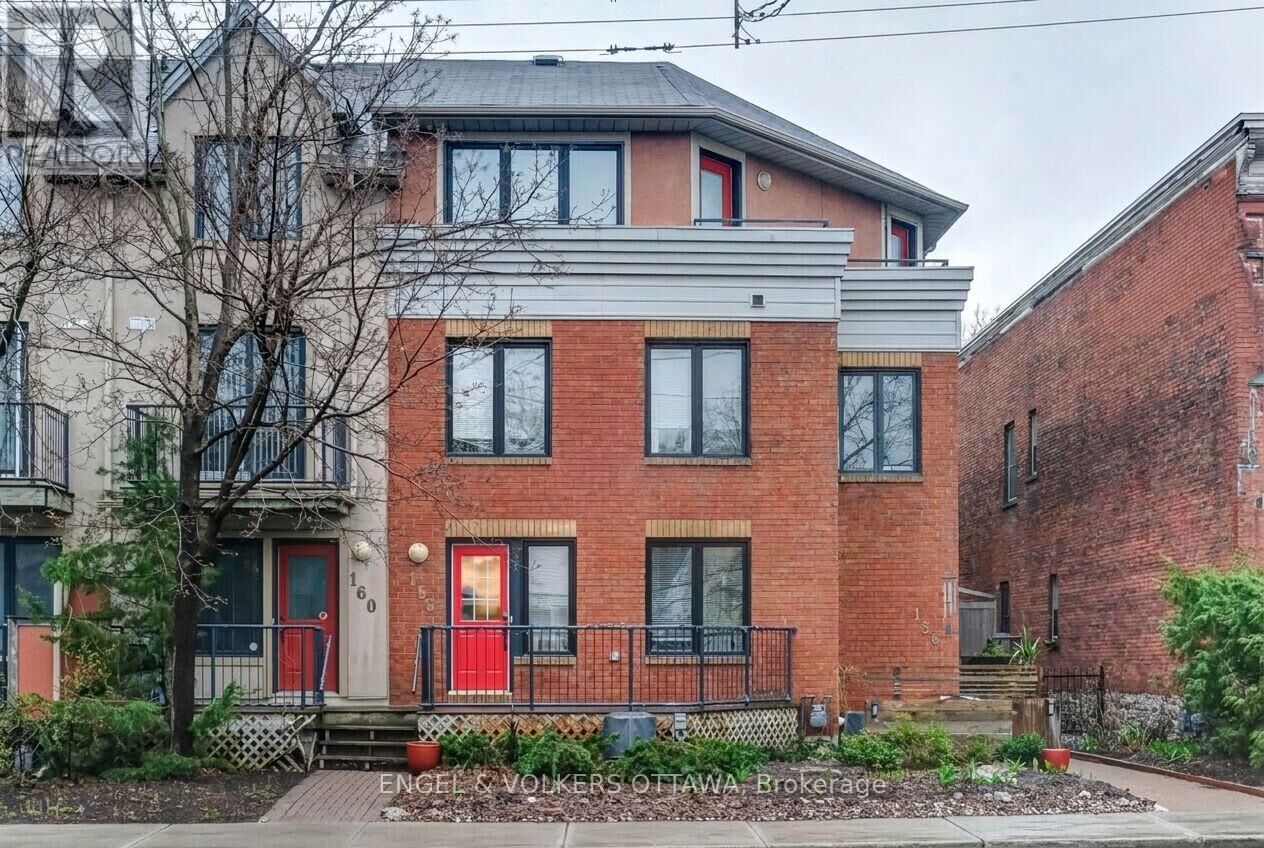 Property Photo: 158 Rochester Street ON K1R 7M4