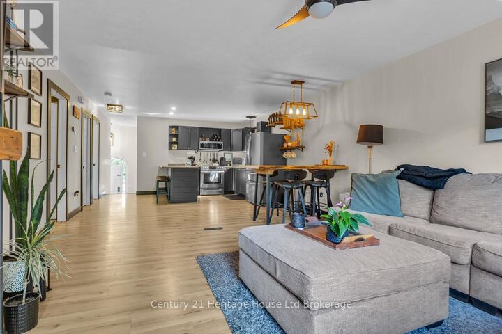 Property Photo:  14 Herford Street  ON N4G 4V2 