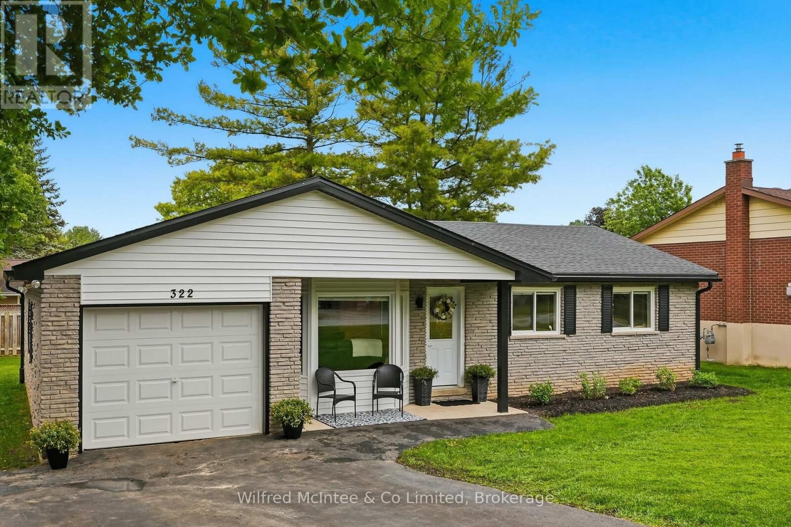 Property Photo:  322 Thomas Street  ON N0G 2V0 