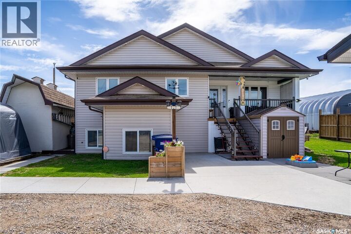 Property Photo:  206 1st Avenue S  SK S0M 2K0 