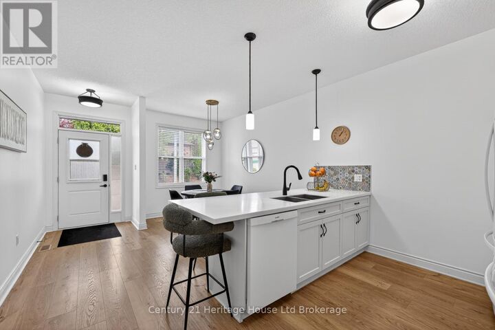 Property Photo:  111 King Street East 9  ON N5C 1G8 