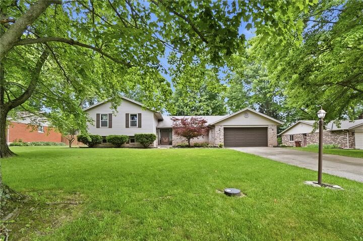 Property Photo:  2033 Meadowside Lane  OH 45458 