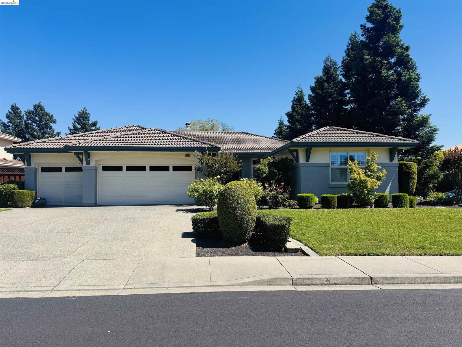 Property Photo:  501 Winding Brook Ct  CA 94582 