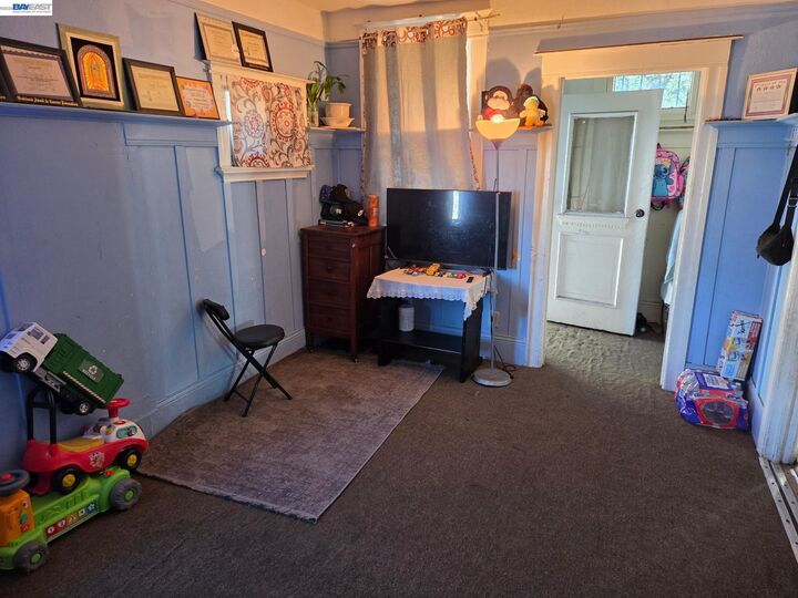 Property Photo: 2859 E 9th Street CA 94601