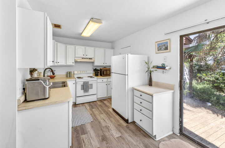 Property Photo: 710 Legion Drive B5 FL 32541