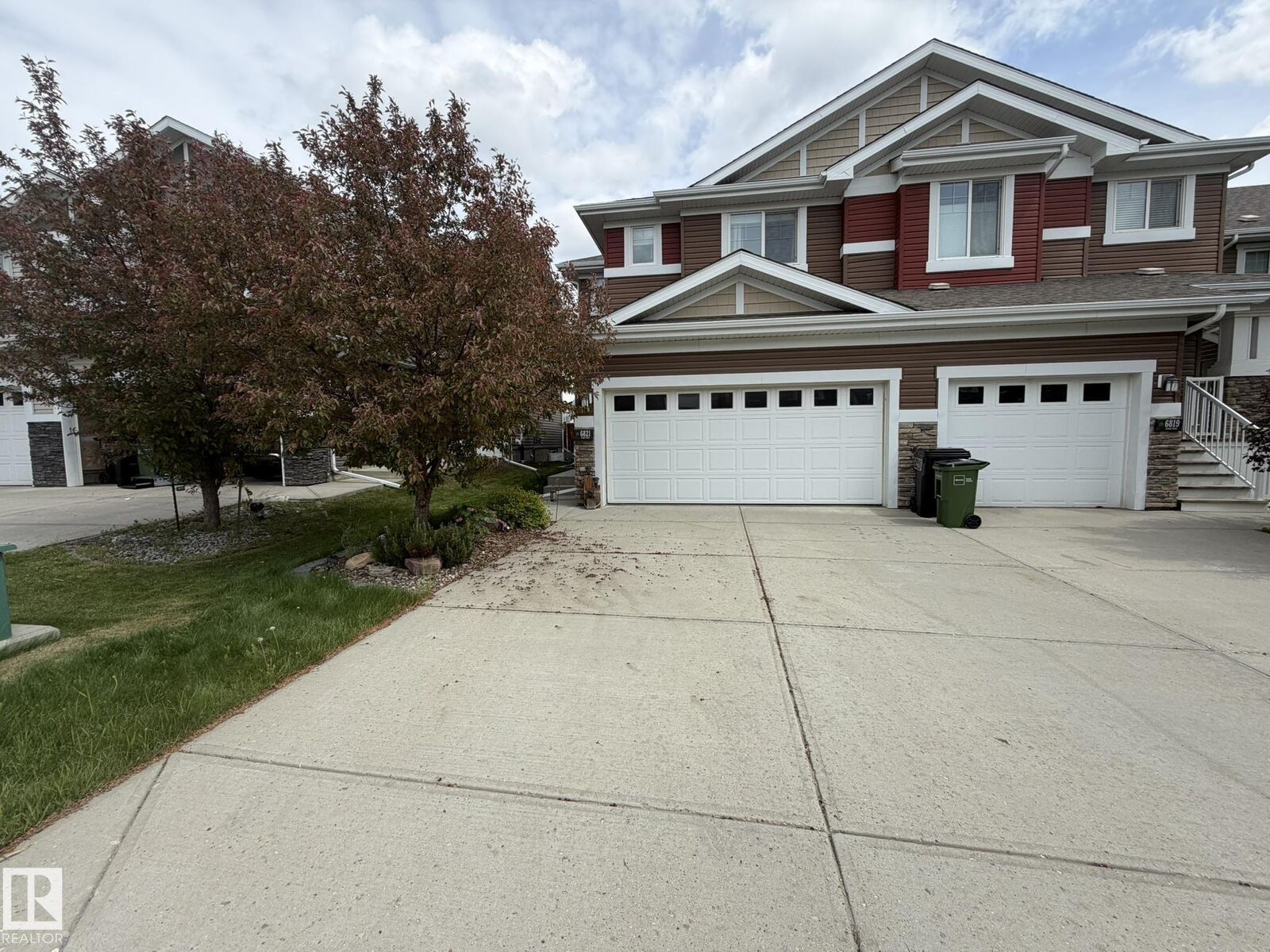 Property Photo: 6821 Evans Wynd NW AB T6M 0T3